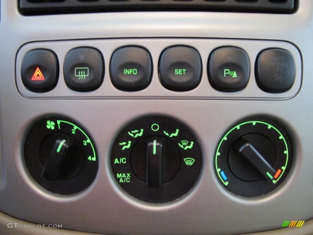 2005 Ford Escape Limited Controls Photo #42528257