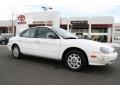 Vibrant White 1998 Ford Taurus SE