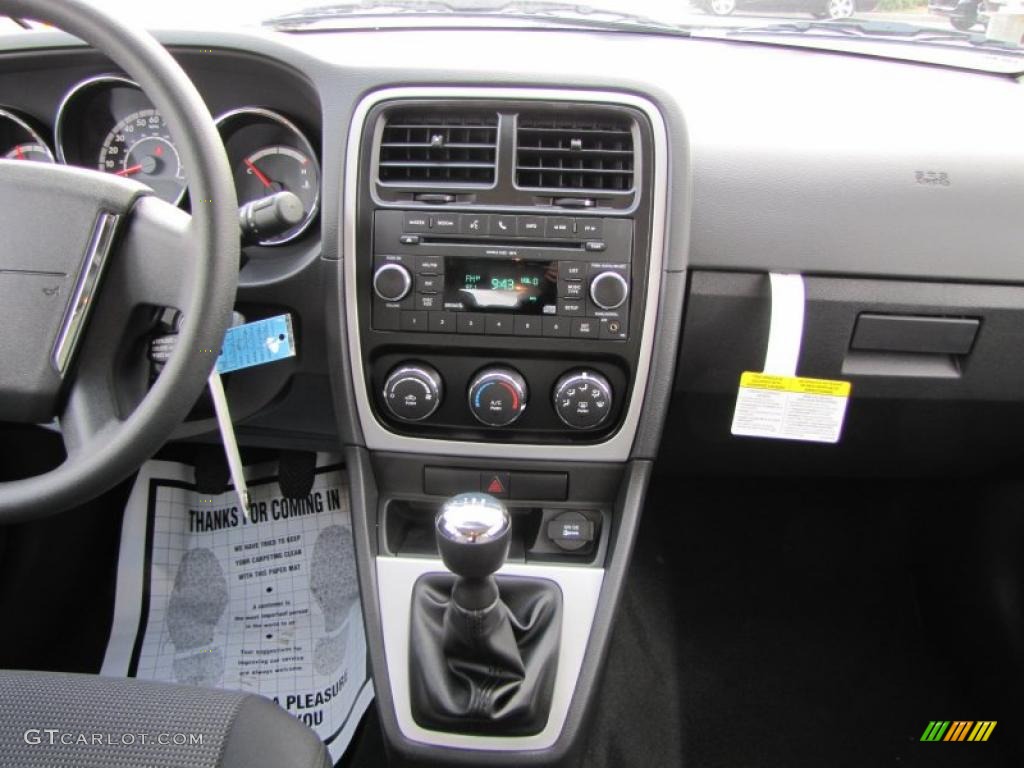 2011 Dodge Caliber Express Controls Photo #42532893