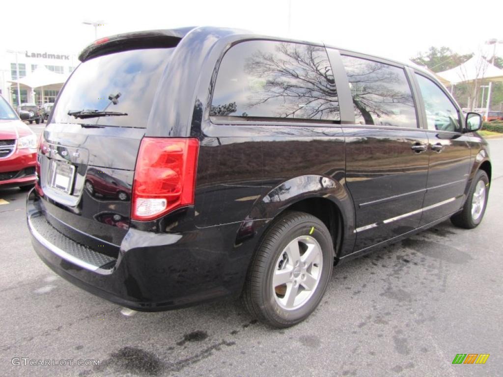 2011 Grand Caravan Mainstreet - Blackberry Pearl / Black/Light Graystone photo #3