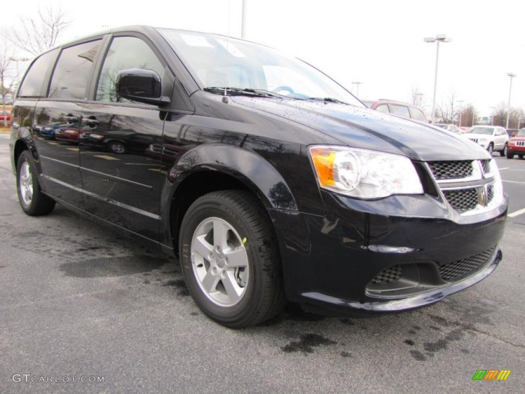 2011 Grand Caravan Mainstreet - Blackberry Pearl / Black/Light Graystone photo #4