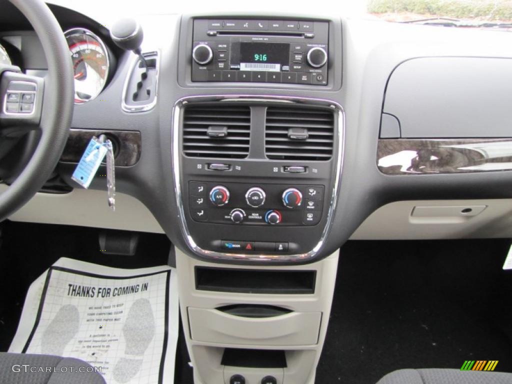2011 Dodge Grand Caravan Express Controls Photos