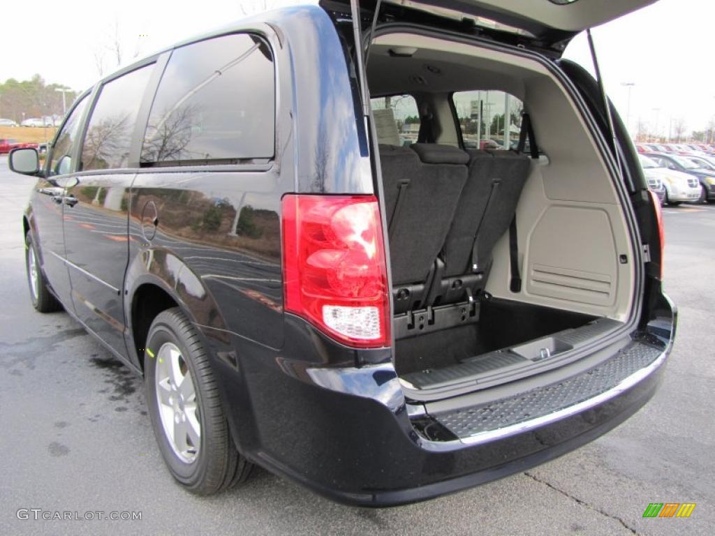 2011 Dodge Grand Caravan Mainstreet Trunk Photo #42535473