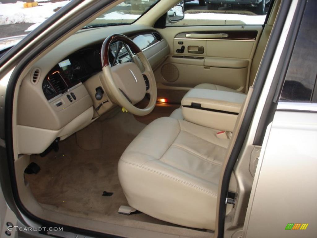 Light Camel Interior 2007 Lincoln Town Car Signature Limited Photo #42535825