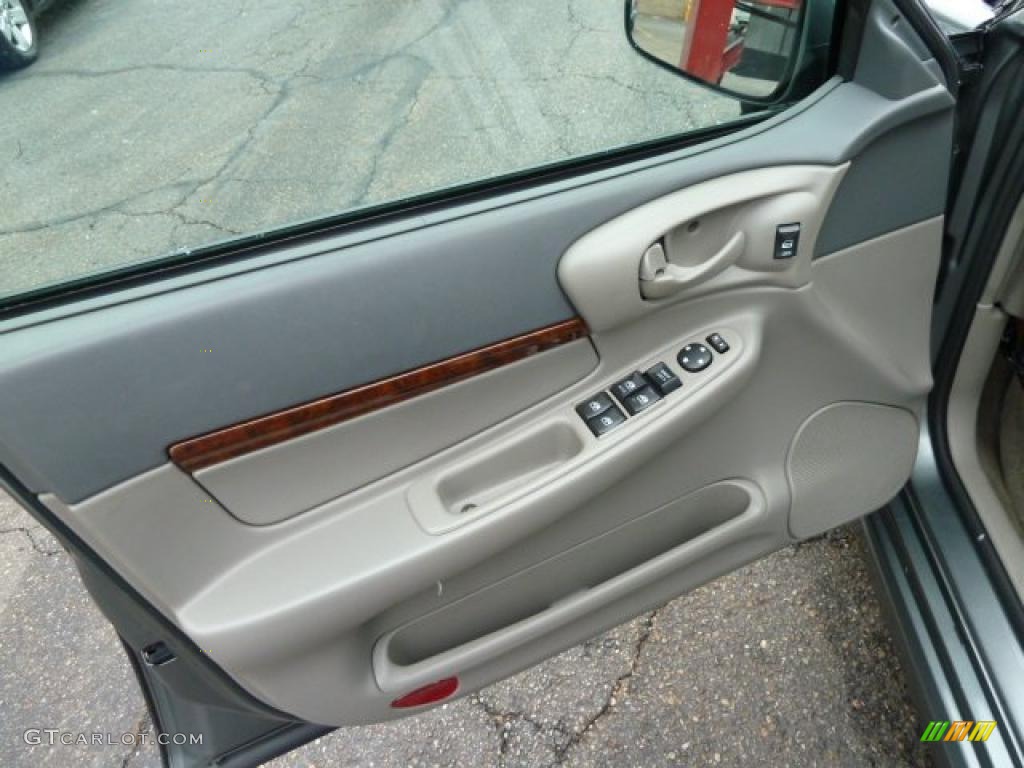 2005 Chevrolet Impala LS Medium Gray Door Panel Photo #42537759