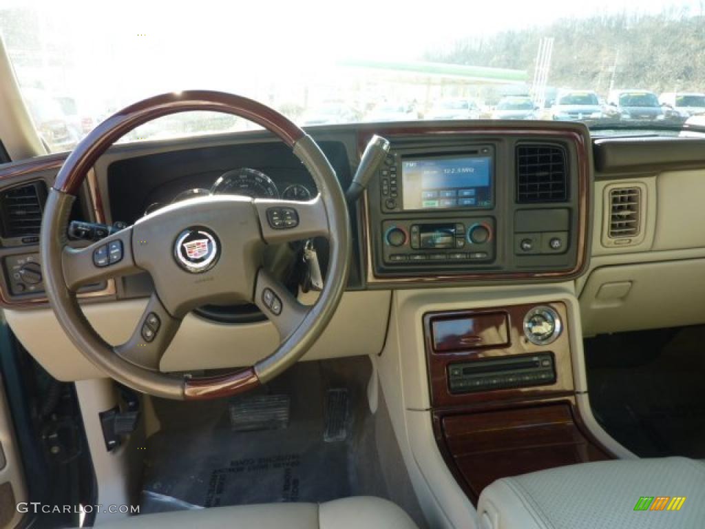 2005 Escalade EXT AWD - Rip Tide Blue / Pewter photo #21