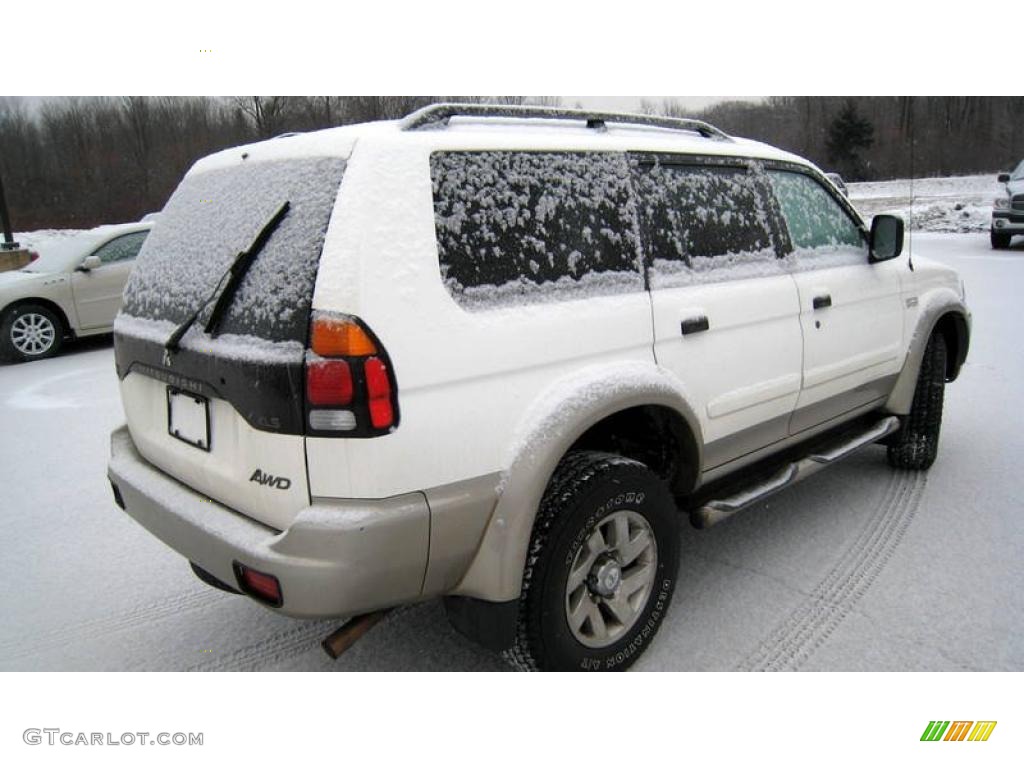 2003 Montero Sport XLS 4x4 - Summit White / Tan photo #4