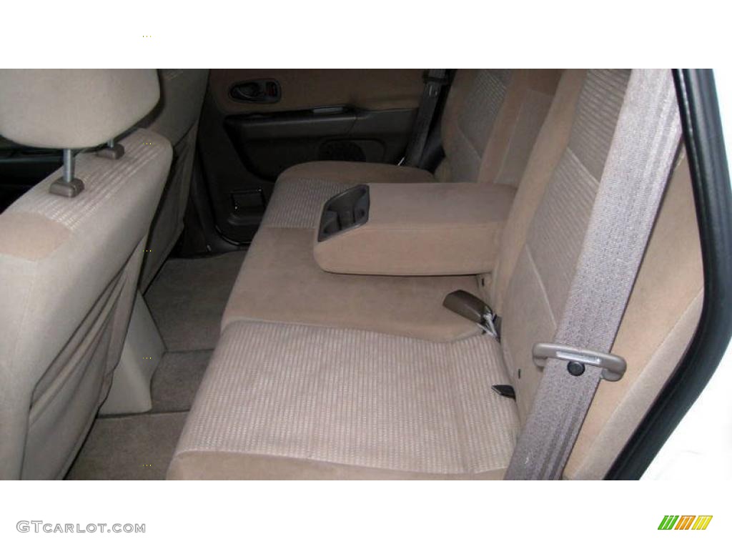 2003 Montero Sport XLS 4x4 - Summit White / Tan photo #12