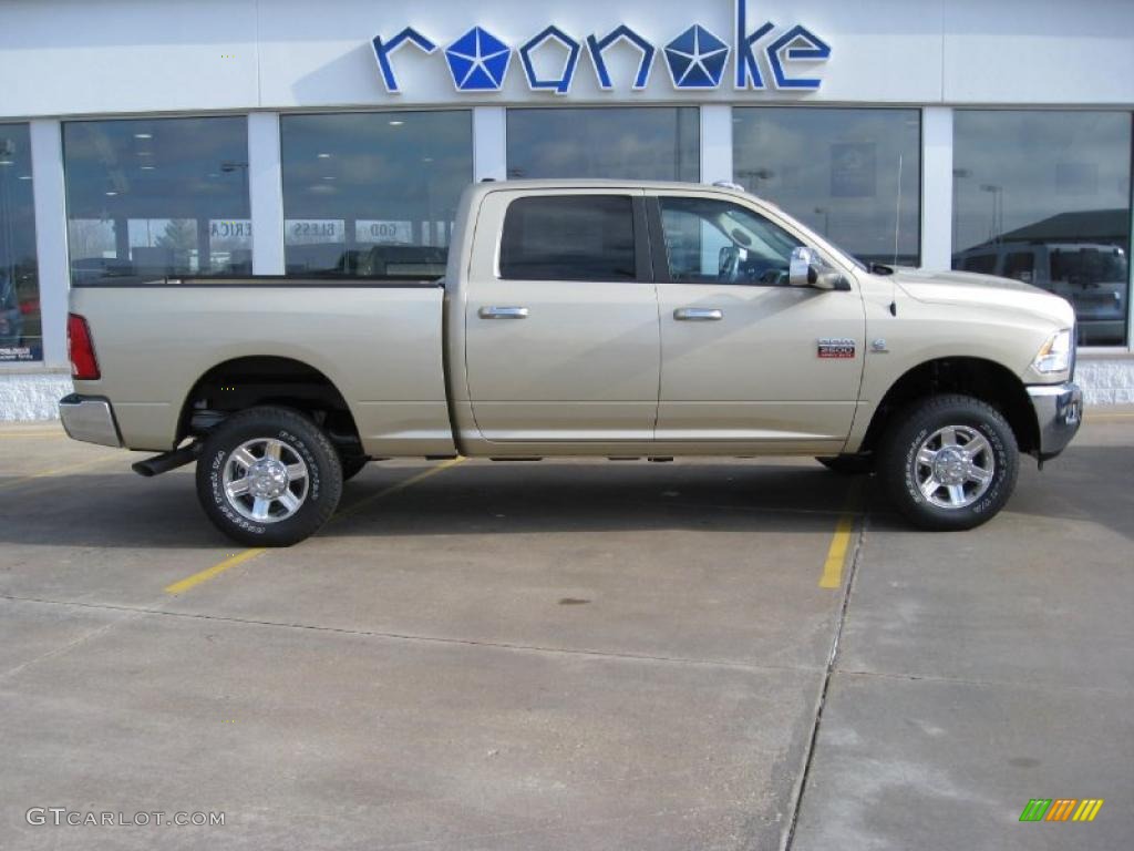 White Gold 2011 Dodge Ram 2500 HD Laramie Crew Cab 4x4 Exterior Photo #42540257