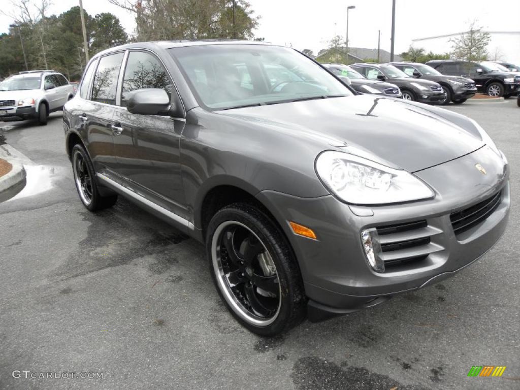 Meteor Grey Metallic Porsche Cayenne