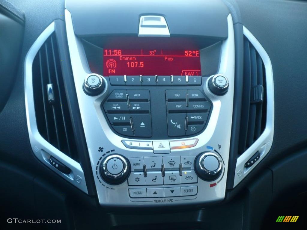 2010 GMC Terrain SLE AWD Controls Photo #42551005