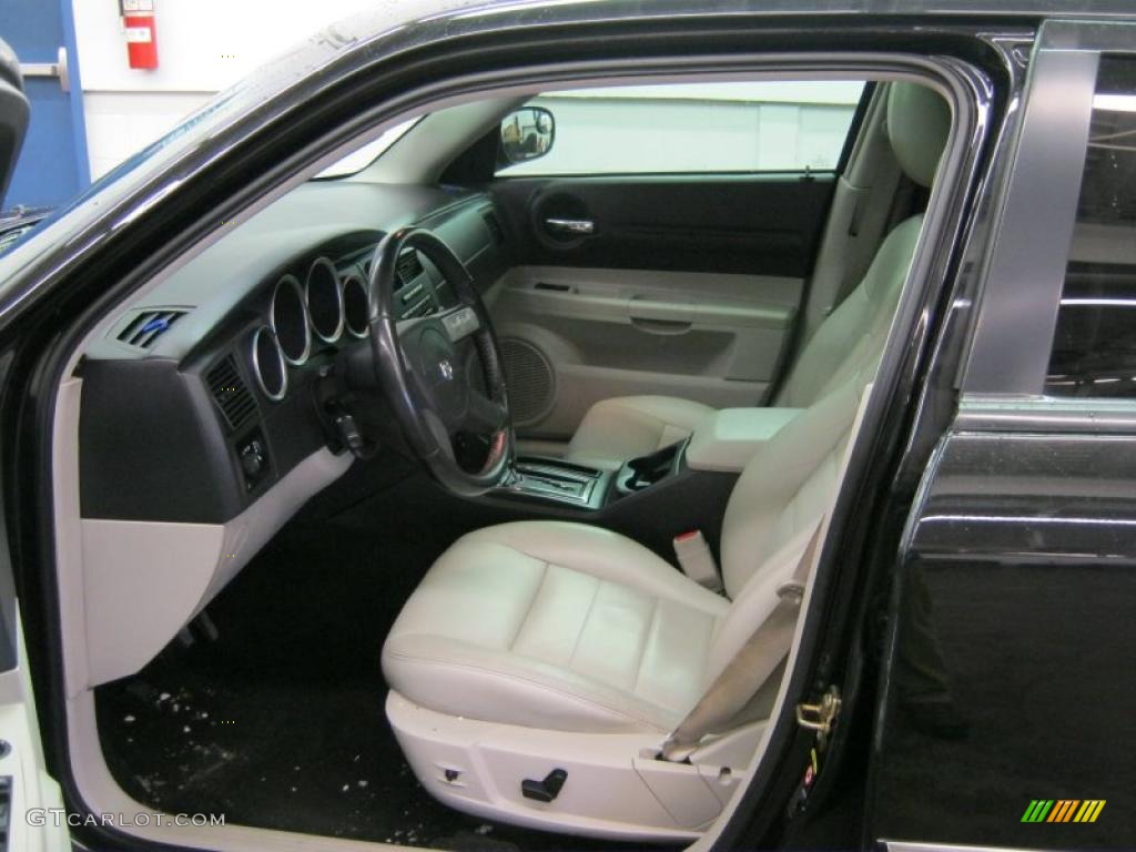 Dark Slate Gray/Light Graystone Interior 2005 Dodge Magnum R/T Photo #42556625