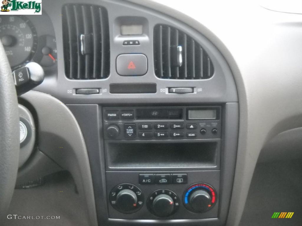 2004 Elantra GLS Sedan - Sea Shell Green / Beige photo #17