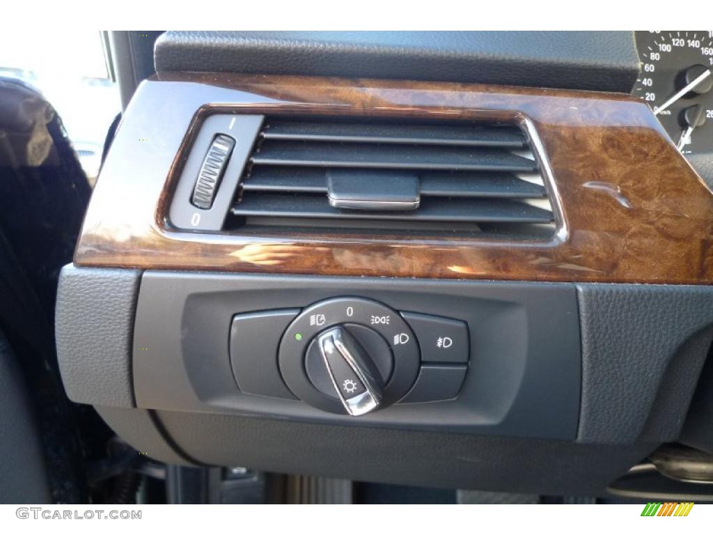 2010 BMW 3 Series 328i xDrive Coupe Controls Photo #42567386