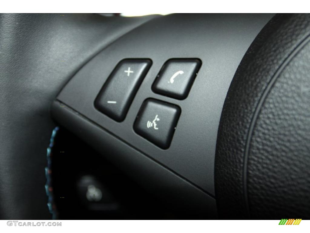 2009 BMW M6 Coupe Controls Photo #42569337