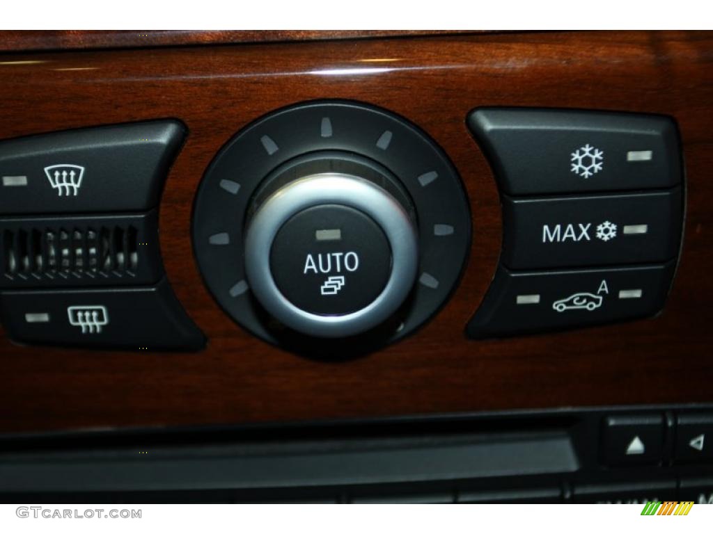 2009 BMW M6 Coupe Controls Photo #42569654