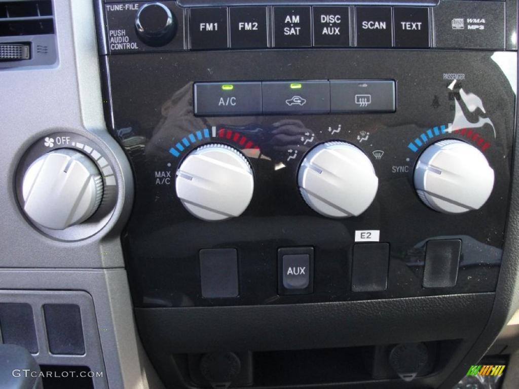 2011 Toyota Tundra CrewMax 4x4 Controls Photo #42573306