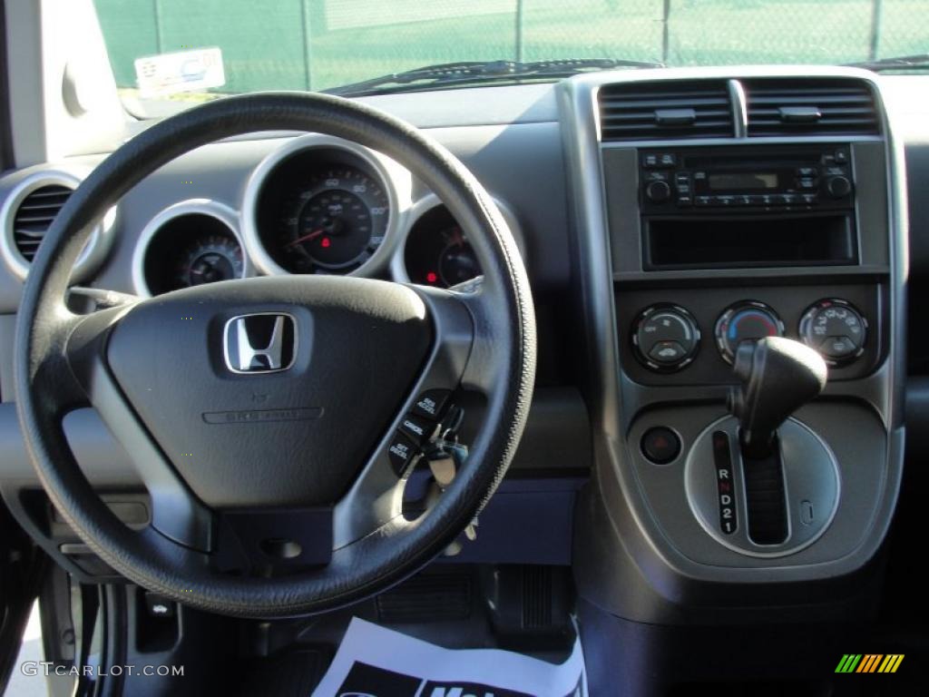 2005 Honda Element LX Controls Photo #42574018