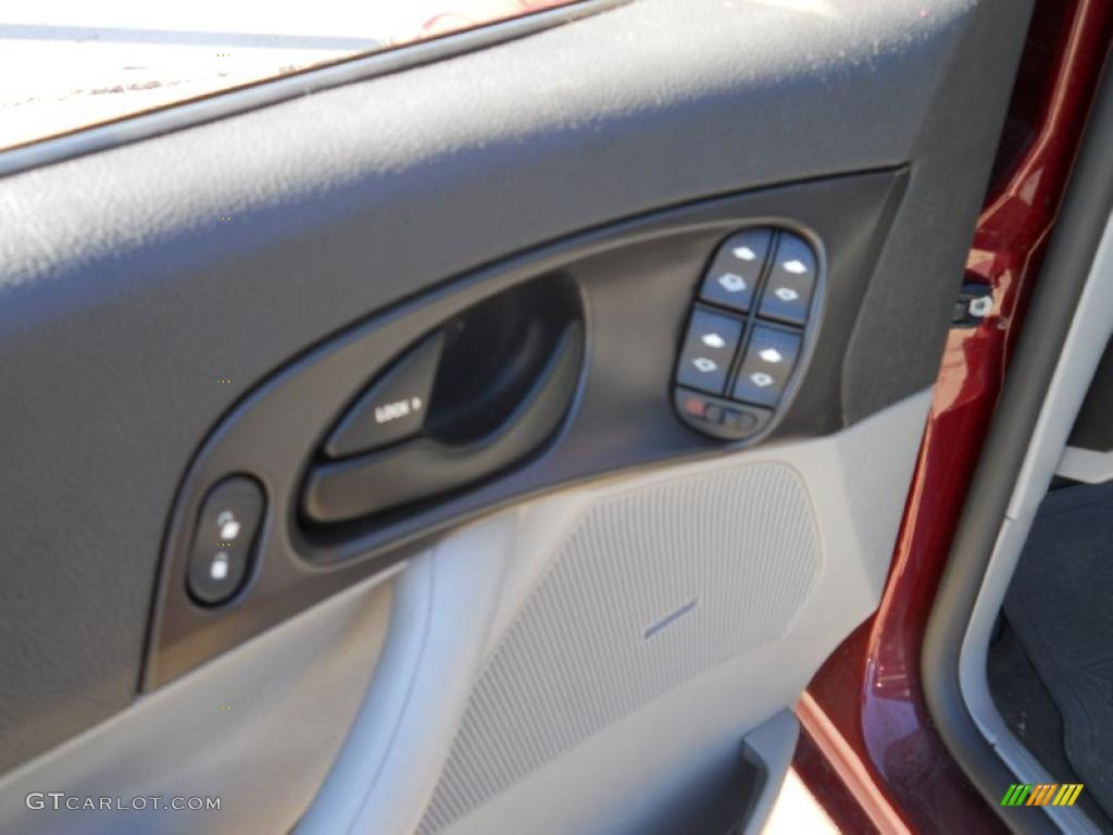 2007 Focus ZX4 S Sedan - Dark Toreador Red Metallic / Charcoal/Light Flint photo #6