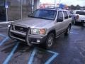 2001 Sahara Beige Metallic Nissan Pathfinder SE 4x4  photo #2