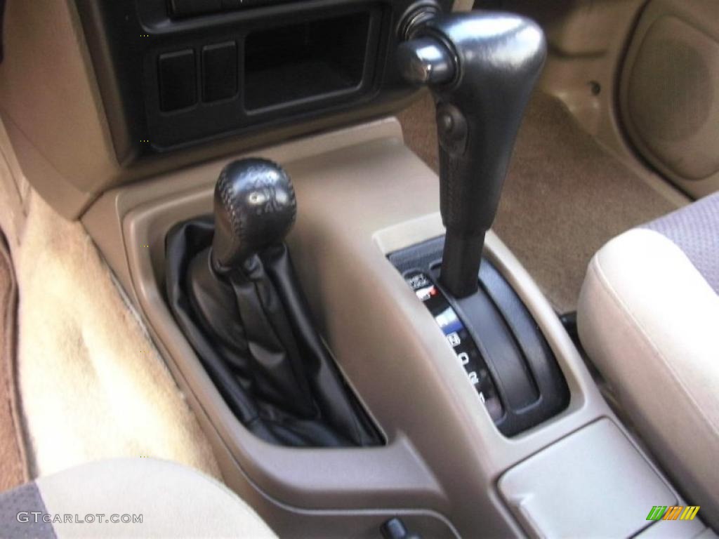 2001 Nissan Pathfinder SE 4x4 Transmission Photos