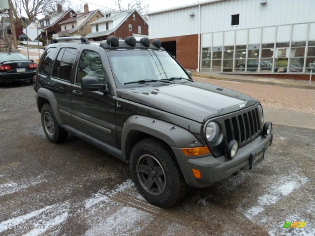 Dark Khaki Pearl 2006 Jeep Liberty Renegade 4x4 Exterior Photo #42582850