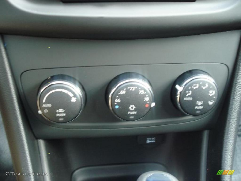 2011 Dodge Avenger Mainstreet Controls Photo #42594080