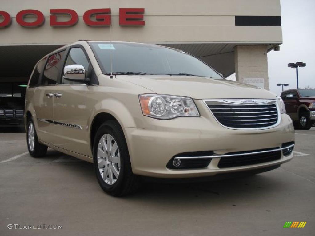 White Gold Metallic 2011 Chrysler Town & Country Touring - L Exterior Photo #42594108