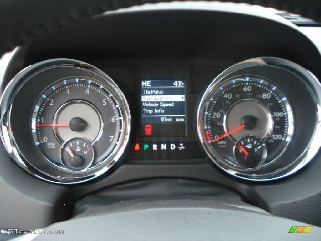 2011 Chrysler Town & Country Touring - L Gauges Photo #42594276