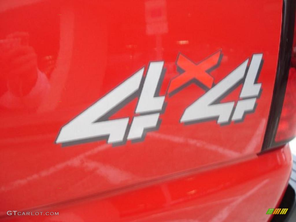 2006 Silverado 1500 LS Crew Cab 4x4 - Victory Red / Dark Charcoal photo #26