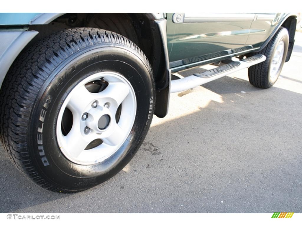 2002 Nissan Xterra XE V6 SC 4x4 Wheel Photos
