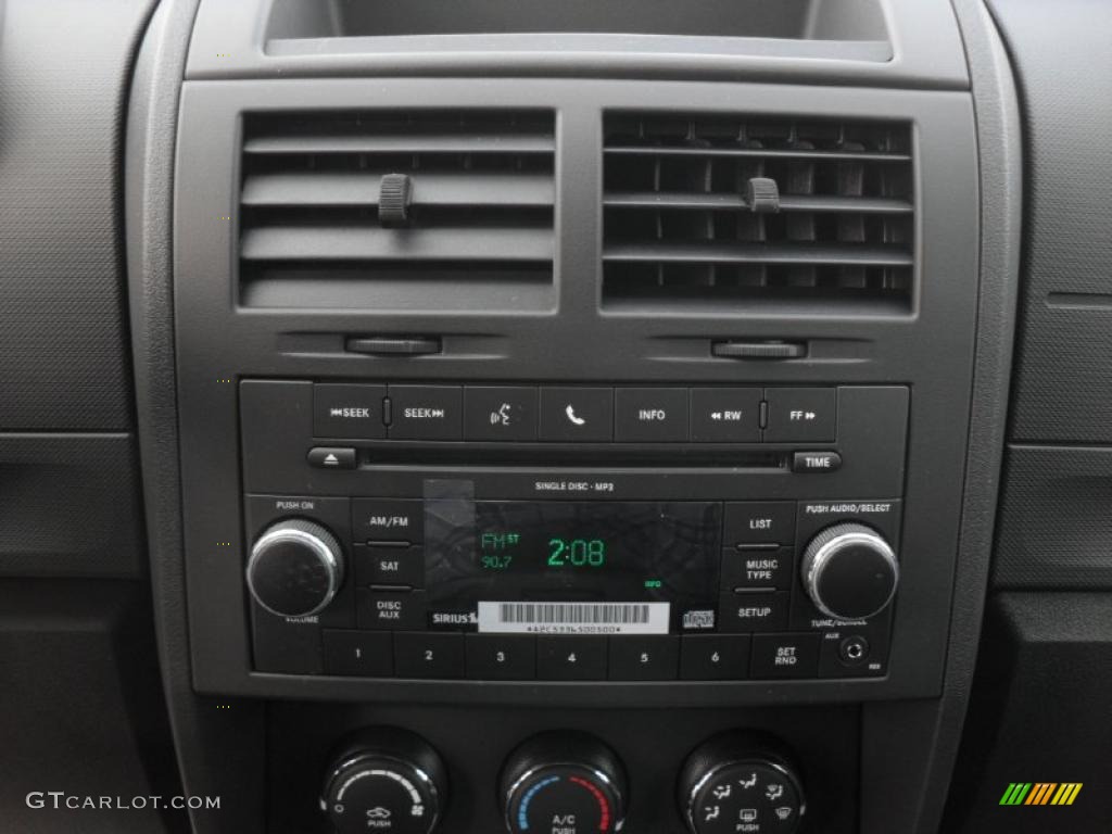 2011 Dodge Nitro Heat Controls Photo #42618308