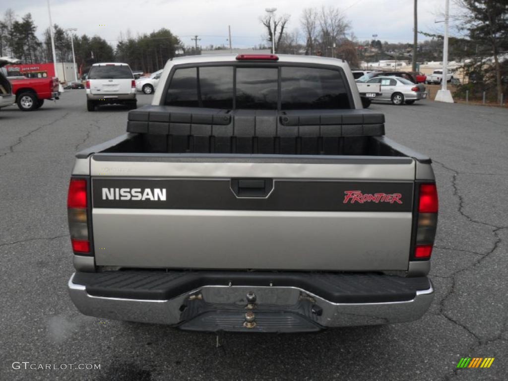 2000 Frontier SE Crew Cab - Sand Dune / Beige photo #3