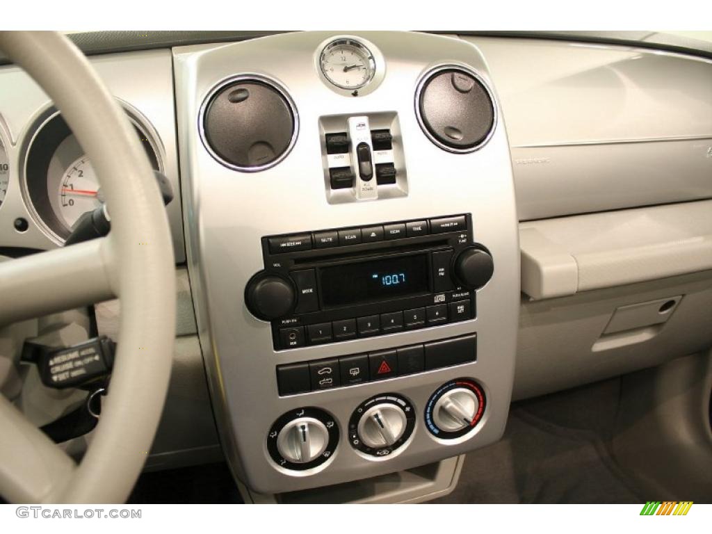 2006 Chrysler PT Cruiser Touring Convertible Controls Photo #42624936