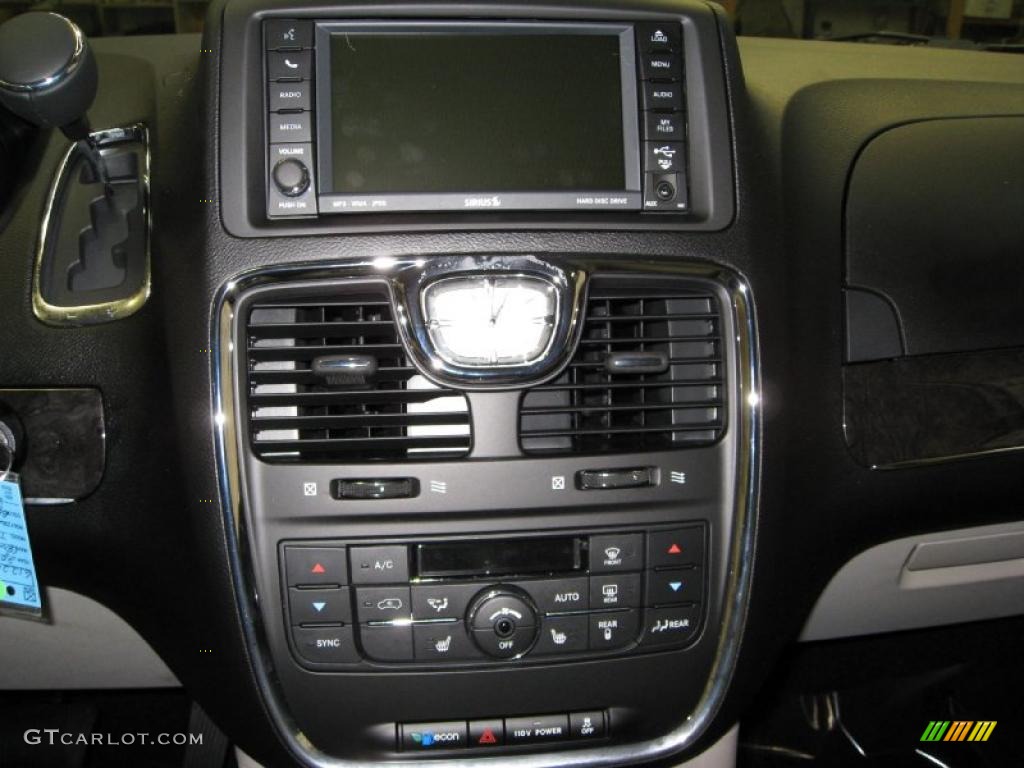 2011 Chrysler Town & Country Touring - L Controls Photo #42625090