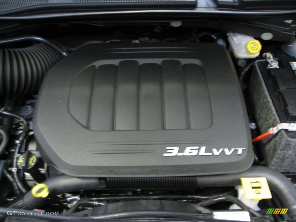 2011 Chrysler Town & Country Touring - L 3.6 Liter DOHC 24-Valve VVT Pentastar V6 Engine Photo #42625252