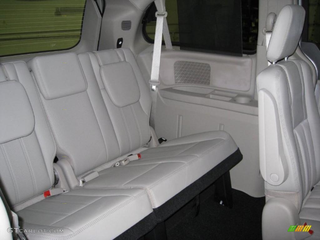 Black/Light Graystone Interior 2011 Chrysler Town & Country Touring - L Photo #42625348