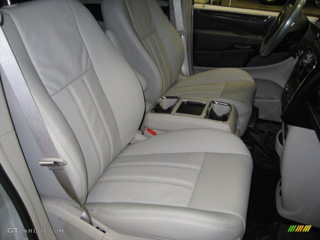 Black/Light Graystone Interior 2011 Chrysler Town & Country Touring - L Photo #42625380