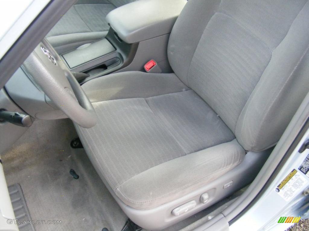 2005 Camry LE - Sky Blue Pearl / Gray photo #10