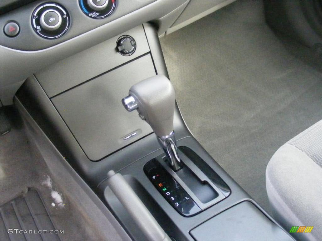 2005 Camry LE - Sky Blue Pearl / Gray photo #22
