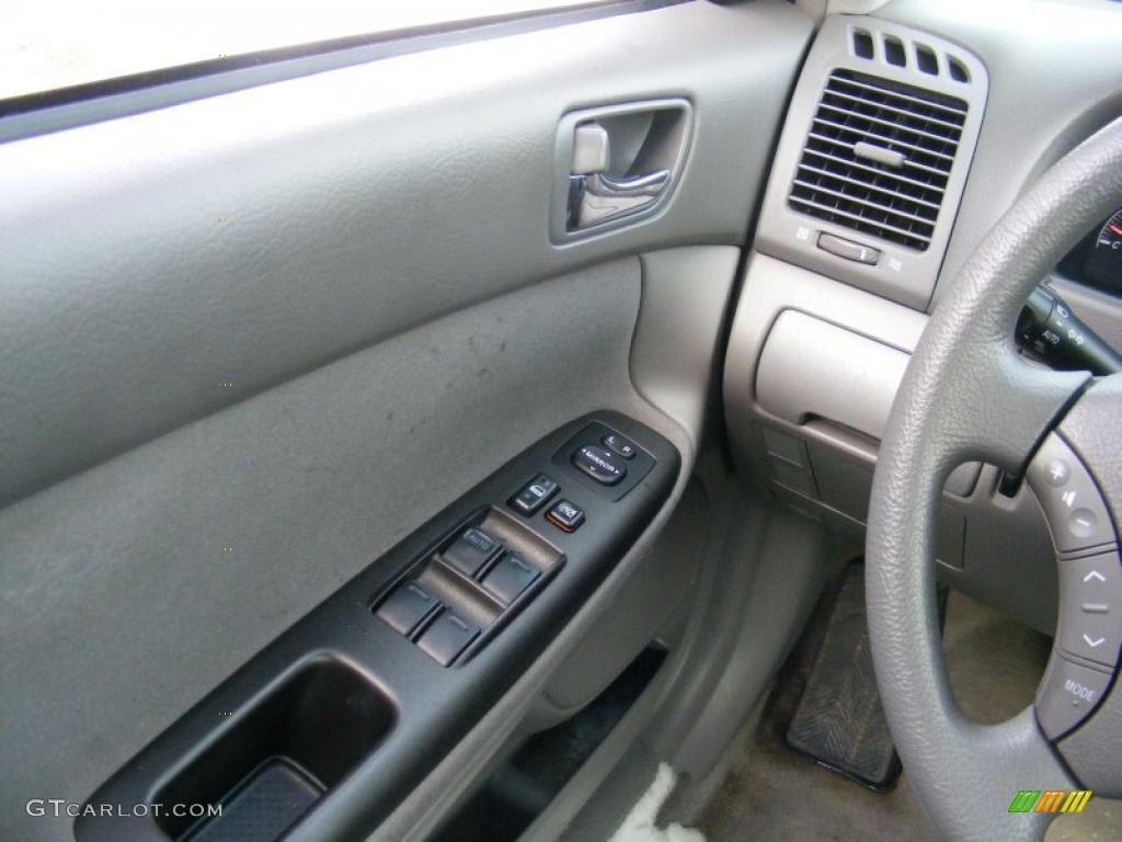 2005 Camry LE - Sky Blue Pearl / Gray photo #23