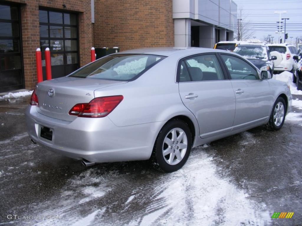 2008 Avalon XL - Classic Silver Metallic / Graphite Gray photo #3