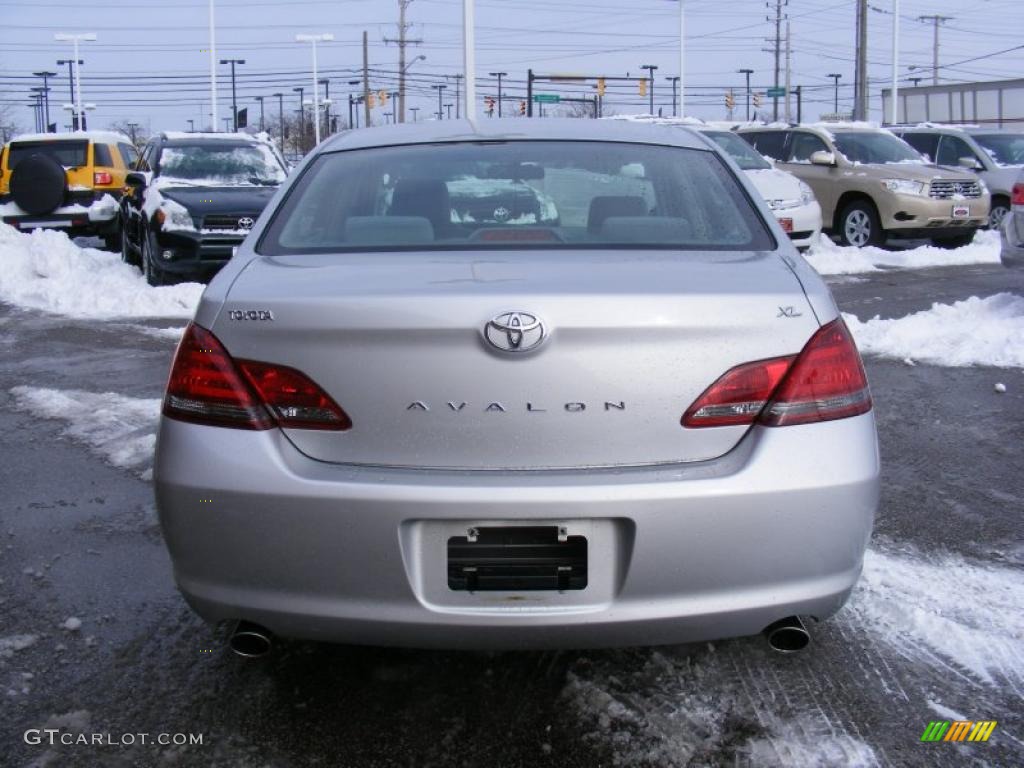 2008 Avalon XL - Classic Silver Metallic / Graphite Gray photo #4