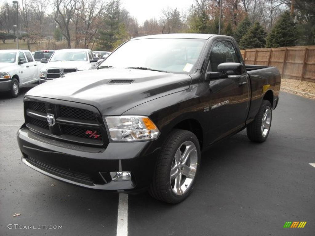 Brilliant Black Crystal Pearl Dodge Ram 1500