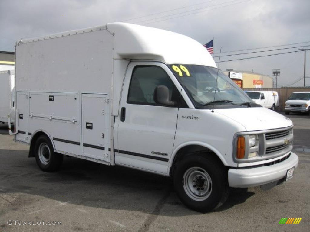 1999 Express Cutaway 3500 Commercial Van - Summit White / Medium Gray photo #1