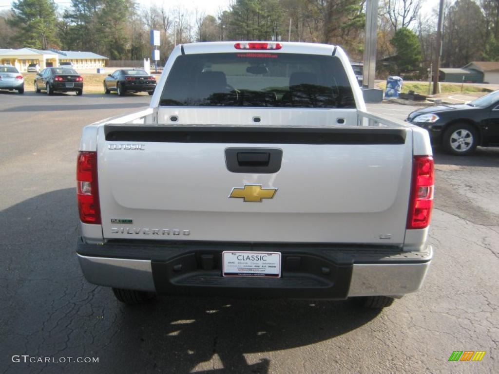 2011 Silverado 1500 LS Crew Cab - Sheer Silver Metallic / Dark Titanium photo #4