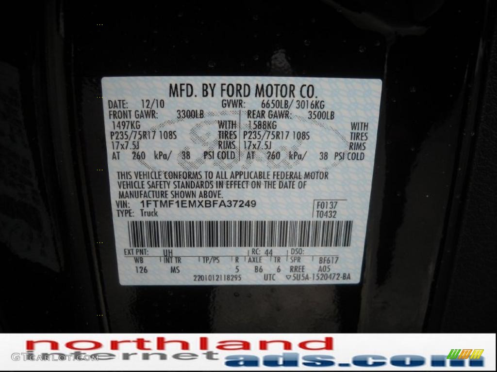2011 F150 XLT Regular Cab 4x4 - Tuxedo Black Metallic / Steel Gray photo #12
