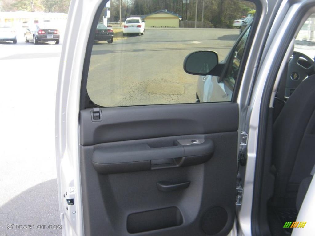 2011 Silverado 1500 LS Crew Cab - Sheer Silver Metallic / Dark Titanium photo #17
