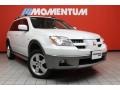 Diamond White Pearl 2005 Mitsubishi Outlander XLS