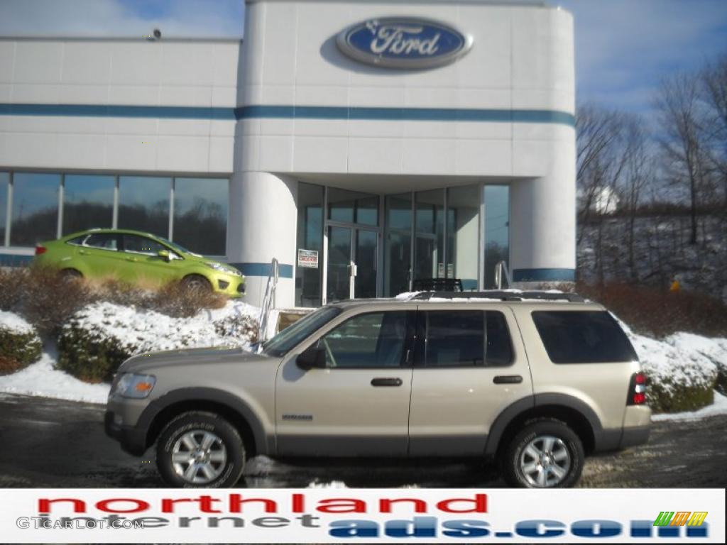 2006 Explorer XLT 4x4 - Pueblo Gold Metallic / Camel photo #1